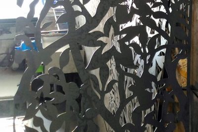 Gia công cắt vách ngăn phòng khách