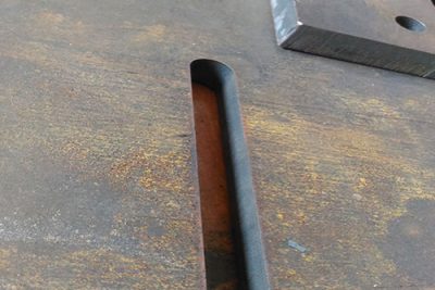 Gia cỗng cắt chi tiết máy ht23
