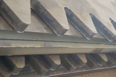 Gia công cắt răng chi tiết máy ht22
