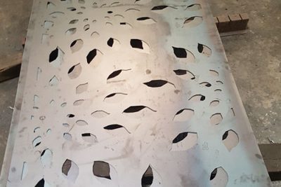 Gia công vách ngăn hình lá vn45