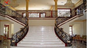 Mẫu lan can sắt cnc cầu kỳ có tính thẩm mỹ, giá thành cao hơn