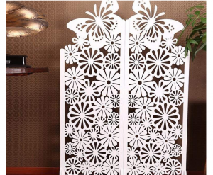 Những tấm sắt gồ ghề nhưng với kỹ thuật cnc lại trở nên mềm mại, tinh xảo