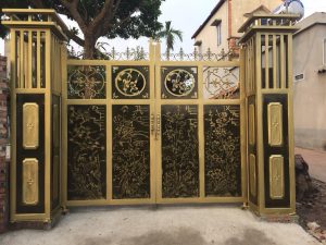 Mẫu cổng tùng cúc trúc mai thường có bốn cánh