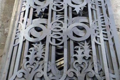 Gia công cắt cổnt sắt cnc laser