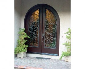 Cửa chính phải có sự liên hệ mật thiết với các loại cửa khác trong một kiến trúc nhà ở